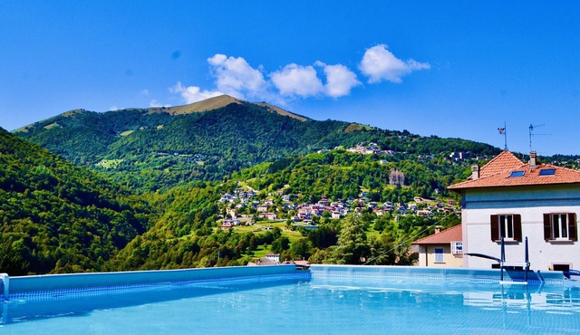 Villa Oleandra with panoramic view,big garden& swimming pool