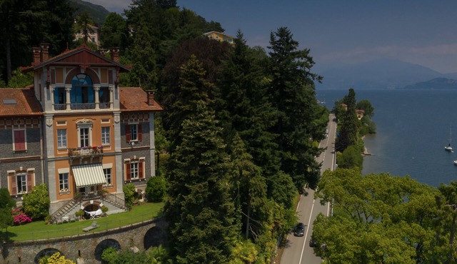Villa Selva Luxury Lakeview Apartment