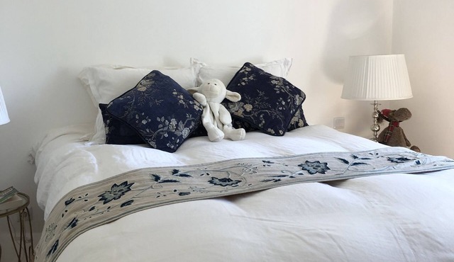 Villa-sleeps2-garden-private park