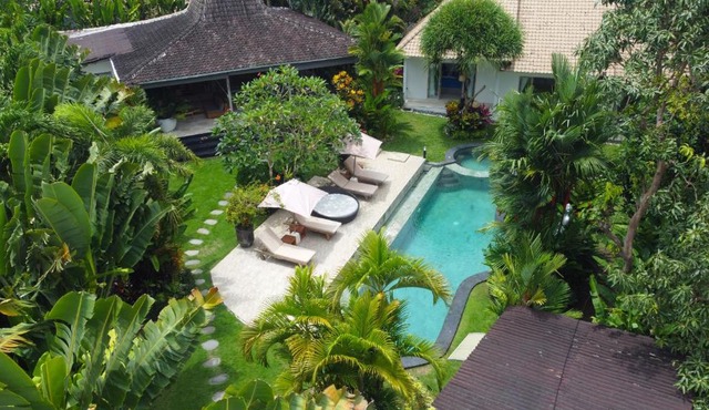 Villa Stella - 4BR Sanctuary in Padonan, Few Minutes to Canggu