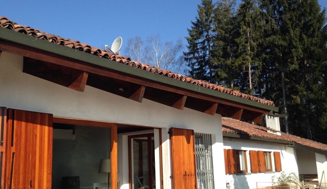 Villa with swimming pool overlooking the lakes above Stresa