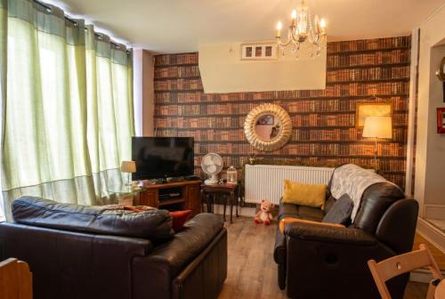 Vintage 2-bed flat with free parking in Measham