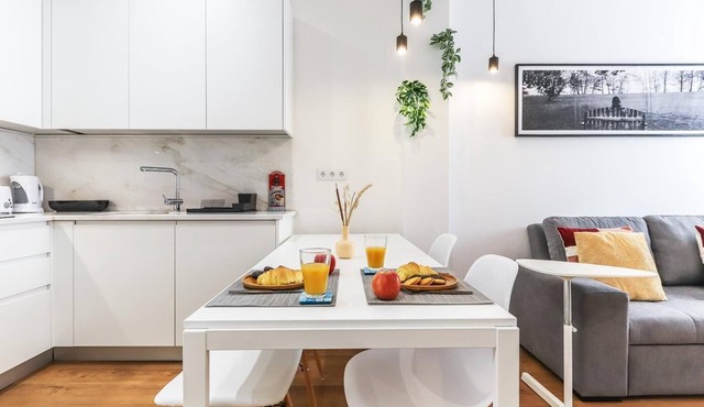 Vita Portucale | Bright Campo Ourique w/Terrace