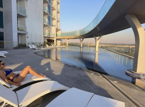 Vogue Vacation Homes, Arjan Skyz by Danube near Miracle Garden, Studio Apartment with Balcony, Garden and City View, Access to all Amenities