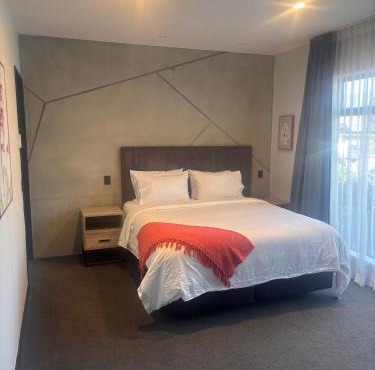 Walk to Stadium, large 1bed & Parking