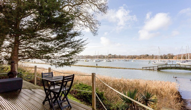 Watersedge Retreat - Luxury Cottages