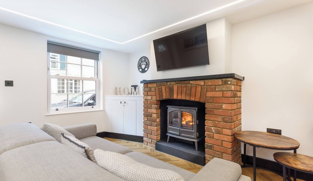 Welcome to our modern refurbished 200 Year Old Cottage