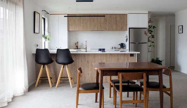 Welcome to The Meadows: Your Family-Friendly Haven in a Vibrant Neighborhood!