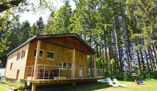 Welcoming Cottage in Hatrival with Terrace