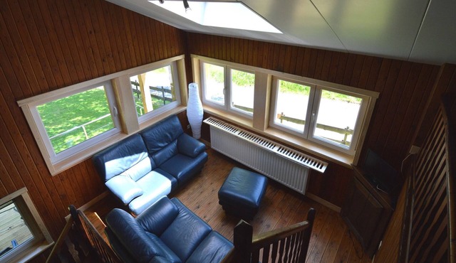 Welcoming Cottage in Hatrival with Terrace