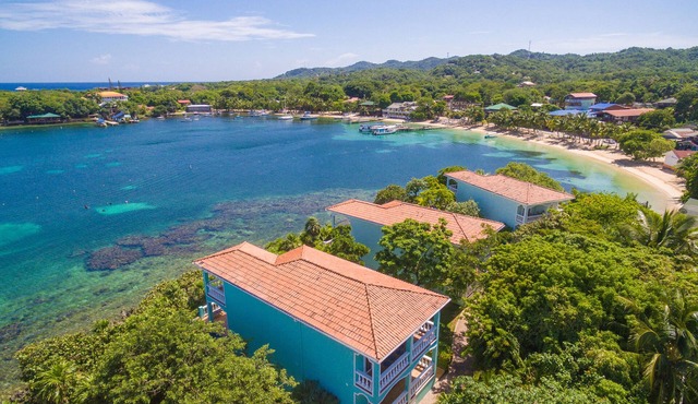 West End waterfront w/Amenities and Views to Match!