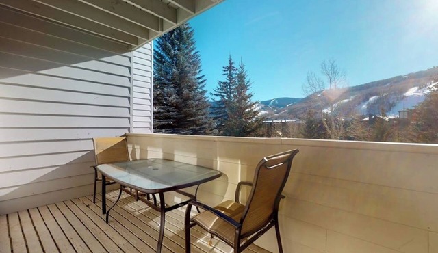 Western-inspired condo w/wood fireplace, full kitchen, & shared hot tub & pool