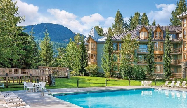 Whistler Cascade Lodge Resort with A Full Kitchen