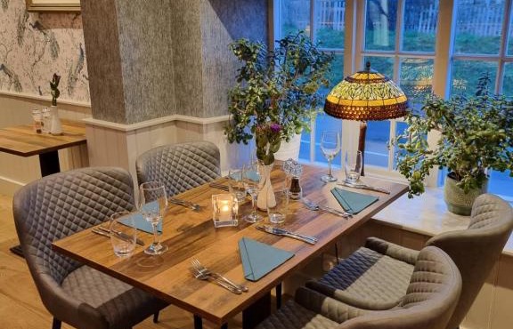White Horse Inn & Restaurant