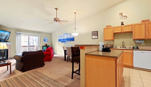 Wildernest 2BR Condo: Trails 5 Ski Resorts Nearby
