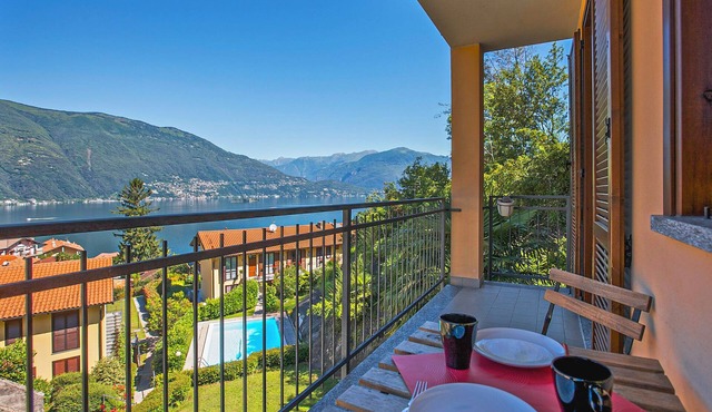 With great attention to detail furnished studio apartments in a residence with pool