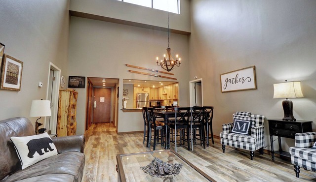 WL406: Large, Welcoming Condo with Incredible Views and Hot Tub! New Listing!