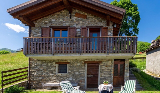 Wonderful private villa for 4 guests with WIFI, TV, balcony and pets allowed