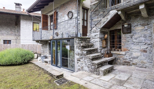 Wonderful private villa for 6 people with WIFI, TV and balcony