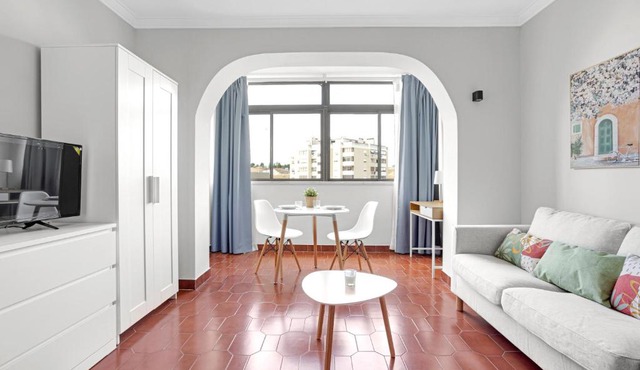 Wonderful Shared Apartment in Alfornelos - NEAR METRO!
