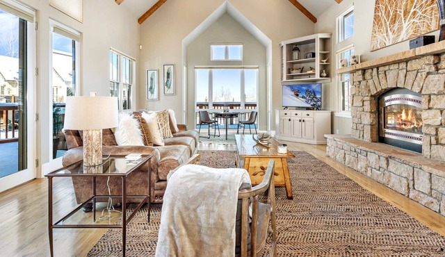 Work & Play in the Mountains, Monthly Deals for this Luxurious, Cordillera Home!