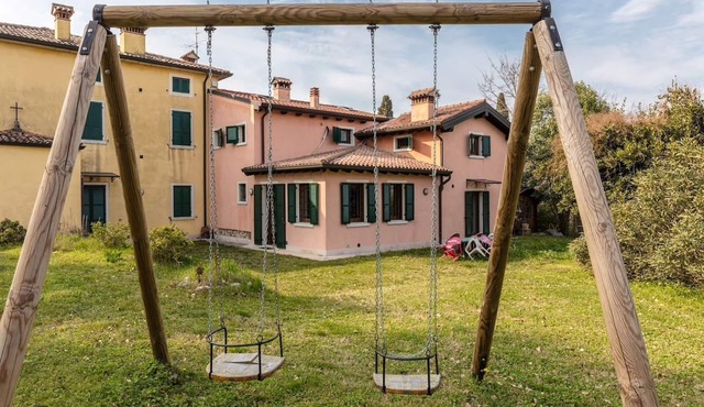 XV century villa recently restored , located on Colà di Lazise
