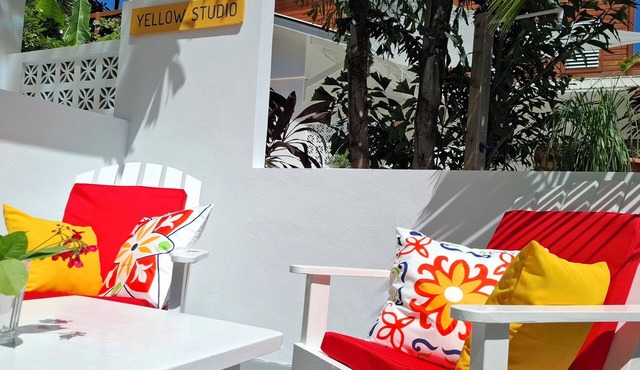 Yellow Studio - Amanda's Place - Pool and Tropical garden