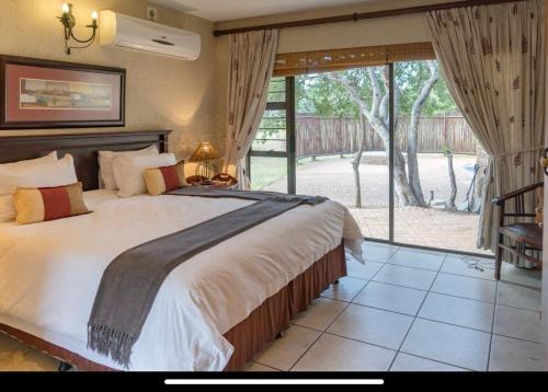 Zebula Golf and Wildlife Estate - Zebras Crossing Pax 10 - Moi Signature Villa