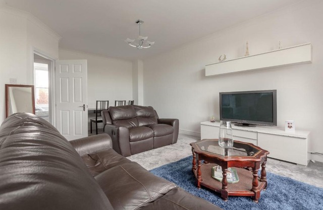 2 Bedroom Kilburn Flat