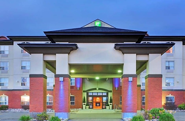 2-Star Hotel ∙ Holiday Inn Express Hotel & Suites Sherwood Park-Edmonton Area, an IHG Hotel