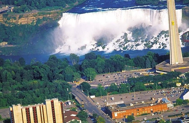 4-Star Hotel ∙ DoubleTree Fallsview Resort & Spa by Hilton - Niagara Falls