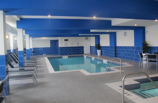 Kindersley Hotel 