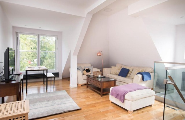 Bright 1 Bedroom Apartment in Kilburn