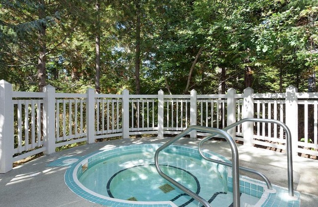 Bright & Cozy Home w/ Access to Ski Runs