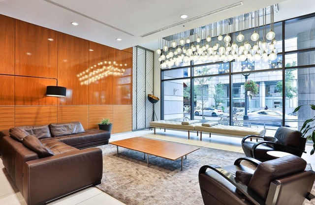 Heart of downtown Toronto, furnished 2 BR Premium Deluxe Suite