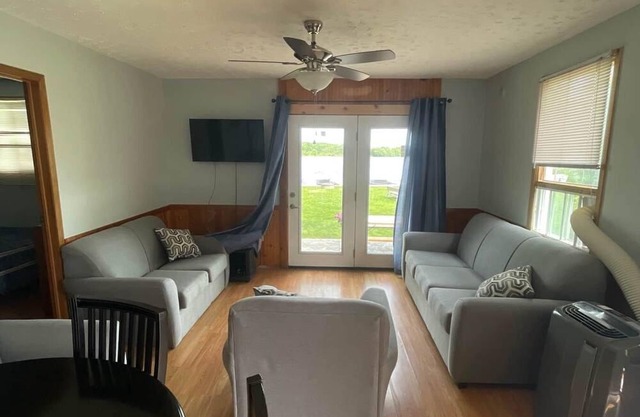 Hickory Waterfront Cottage Trent Hills 