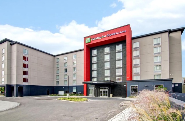 Holiday Inn Express Oshawa Downtown Toronto Ihg Hotel 