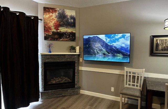 Luxury Two Queen Beds Condo - Grande Rockies Resort Indoor Parking Pool Hot tub GYM