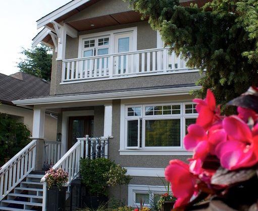 Perfect Kitsilano Location - 1 Bed. -1.5 Bath. (for 3 Bed. option see #430414)