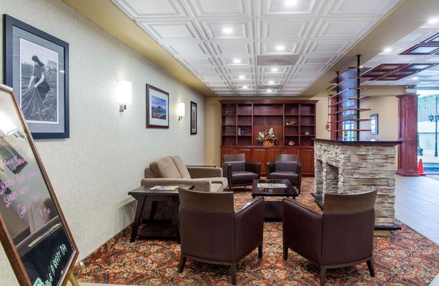 Quality Hotel & Suites