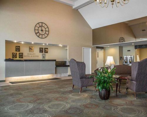 Quality Hotel & Suites Woodstock