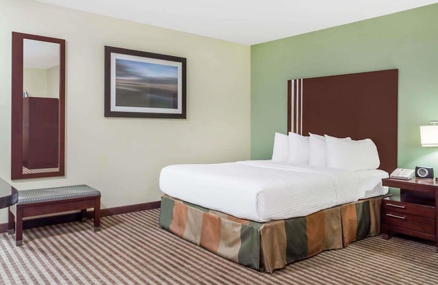 Ramada by Wyndham Carlyle