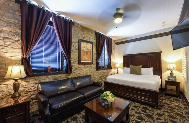 Stone Mill Inn 