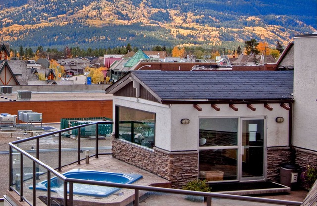 Whistler's Inn