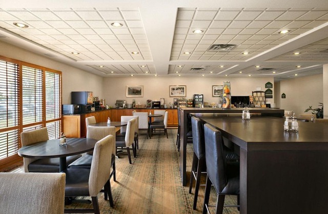 Wingate by Wyndham Calgary