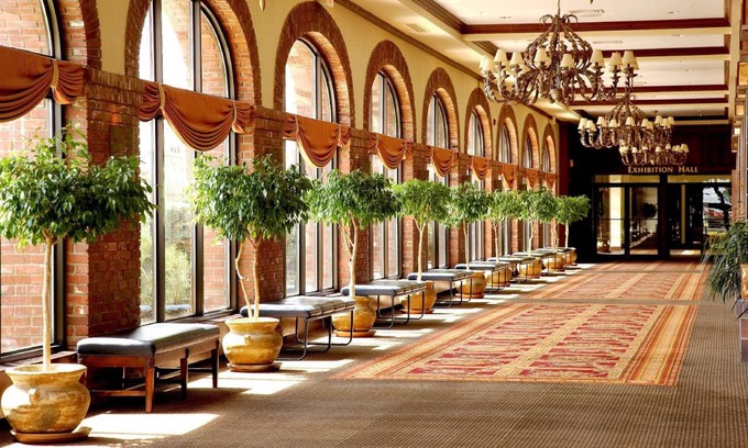 Red Deer Hotel | 152 m² Hotel ∙ 2 bedrooms ∙ 127 guests