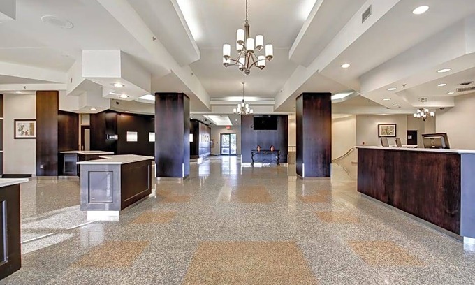 Windsor Hotel | 3-Star Hotel ∙ Holiday Inn Windsor - Ambassador Bridge, an IHG Hotel