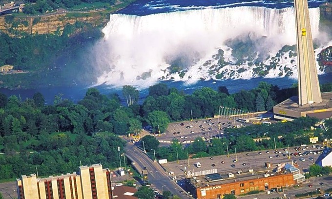 Fallsview Hotel | 4-Star Hotel ∙ DoubleTree Fallsview Resort & Spa by Hilton - Niagara Falls