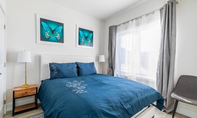 Stoney Creek Apartment | 4BR 3BA Townhouse on Lake Ontario. Free parking. Gym (2)
