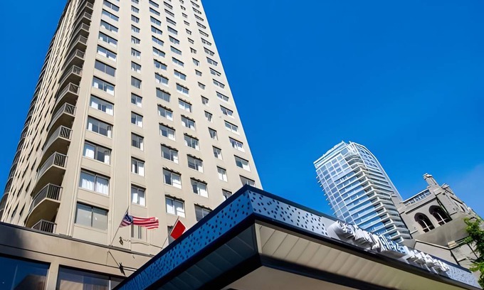 Downtown Vancouver Hotel | 84 m² Hotel ∙ 127 guests